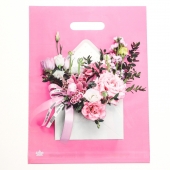 Розовый пакет с цветочным принтом и вырубной ручкой (40х31 см) - Сима-Ленд - купить с доставкой в Бийске