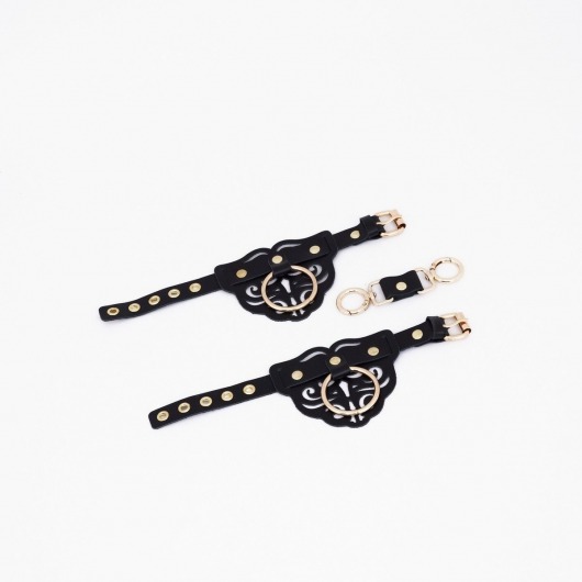 Черные кожаные наручники с клепками, кольцами и золотистой фурнитурой - Crazy Handmade - купить с доставкой в Бийске