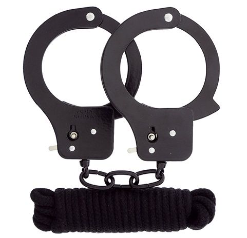 Чёрные наручники из листового металла в комплекте с веревкой BONDX METAL CUFFS LOVE ROPE SET - Dream Toys - купить с доставкой в Бийске